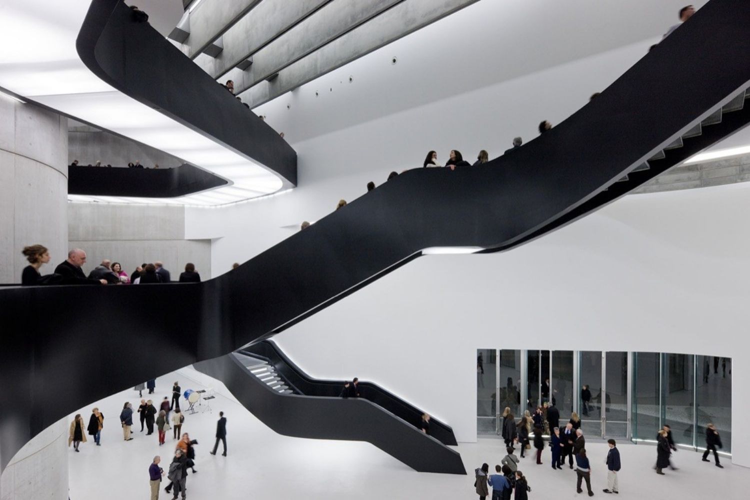 maxxi-roma-interno-zaha-hadid.webp