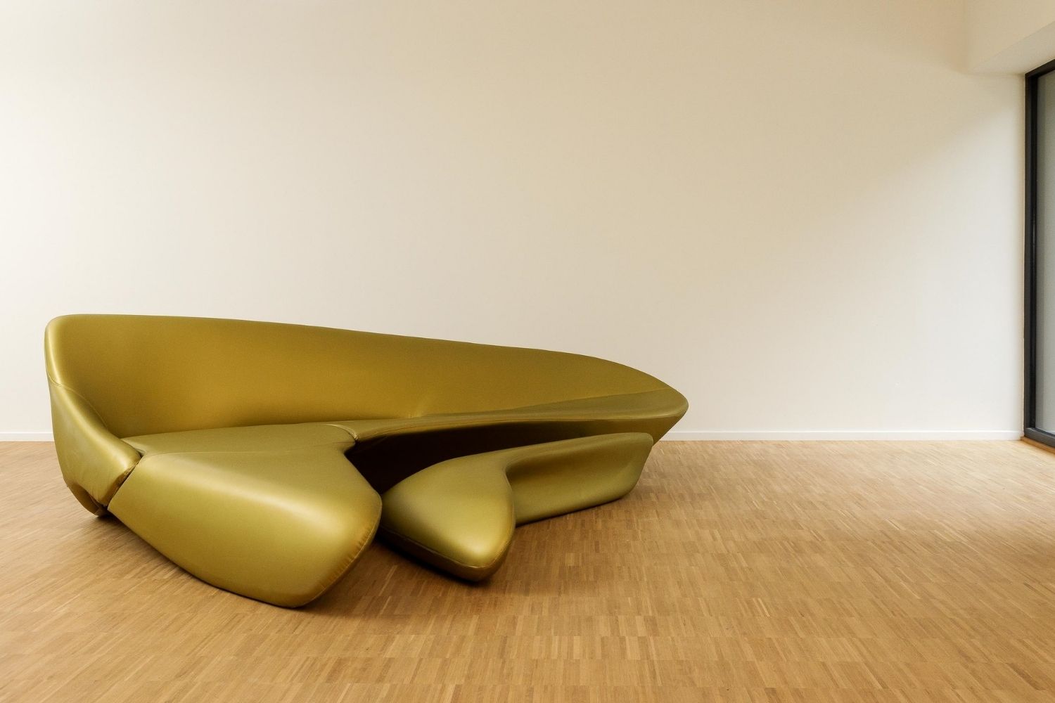 moon-system-zaha-hadid-design.webp