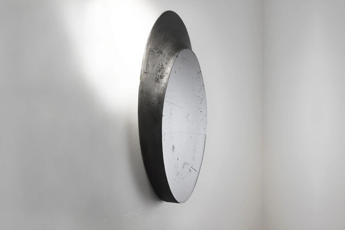 Obsidian Mirror – Studio Drift (2014) specchio di design