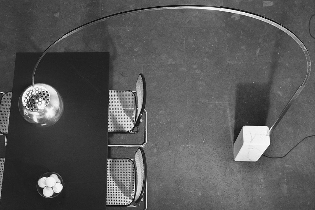 blocco marmo lampada arco flos