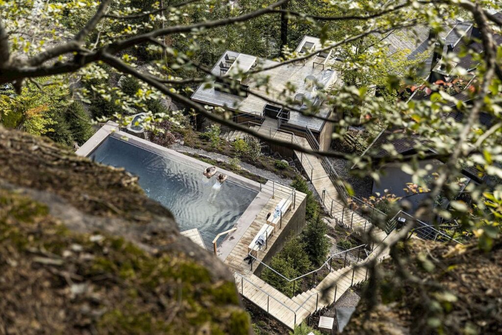 Hotel di design immersi nella natura – 15 luoghi dove il progetto incontra il paesaggio