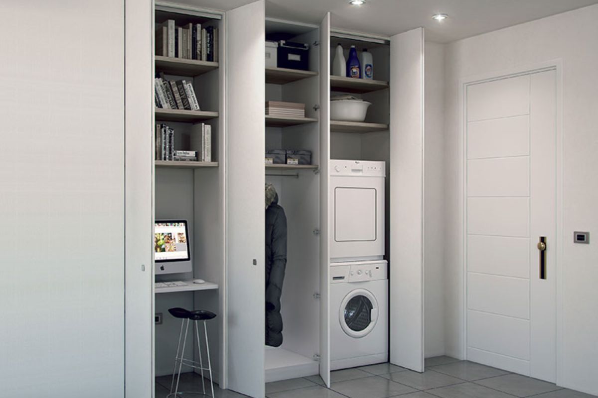 Mimetizzarle nella parete con pannelli filomuro o superfici coordinate