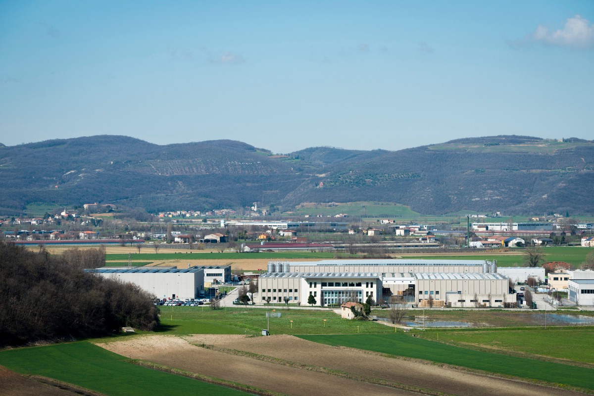 identita industriale Plust Collection e design contemporaneo