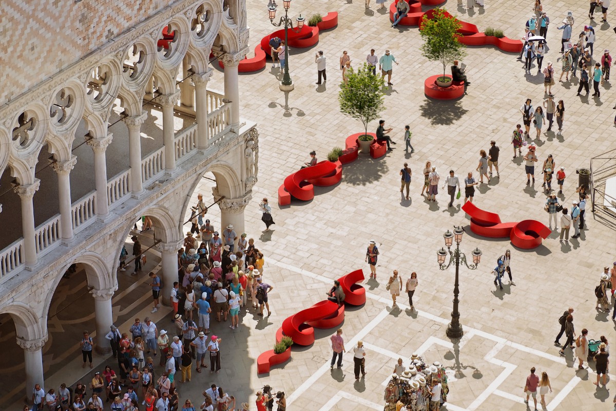 Twist Plust Collection icona del design outdoor al Salone del Mobile 2025