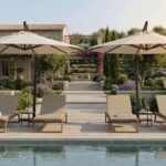 Progettare l’ombra negli spazi outdoor: l’ombrellone come elemento architettonico
