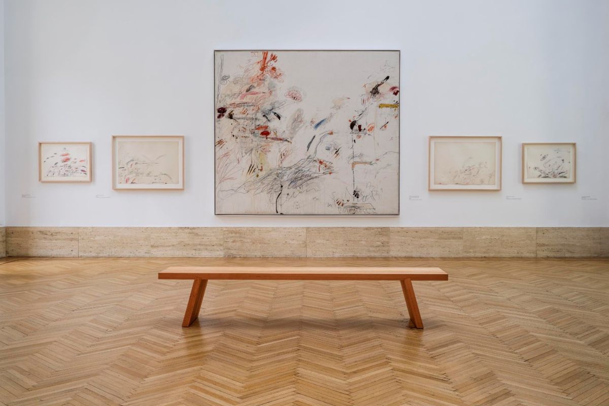 Minimal bench in museum gallery