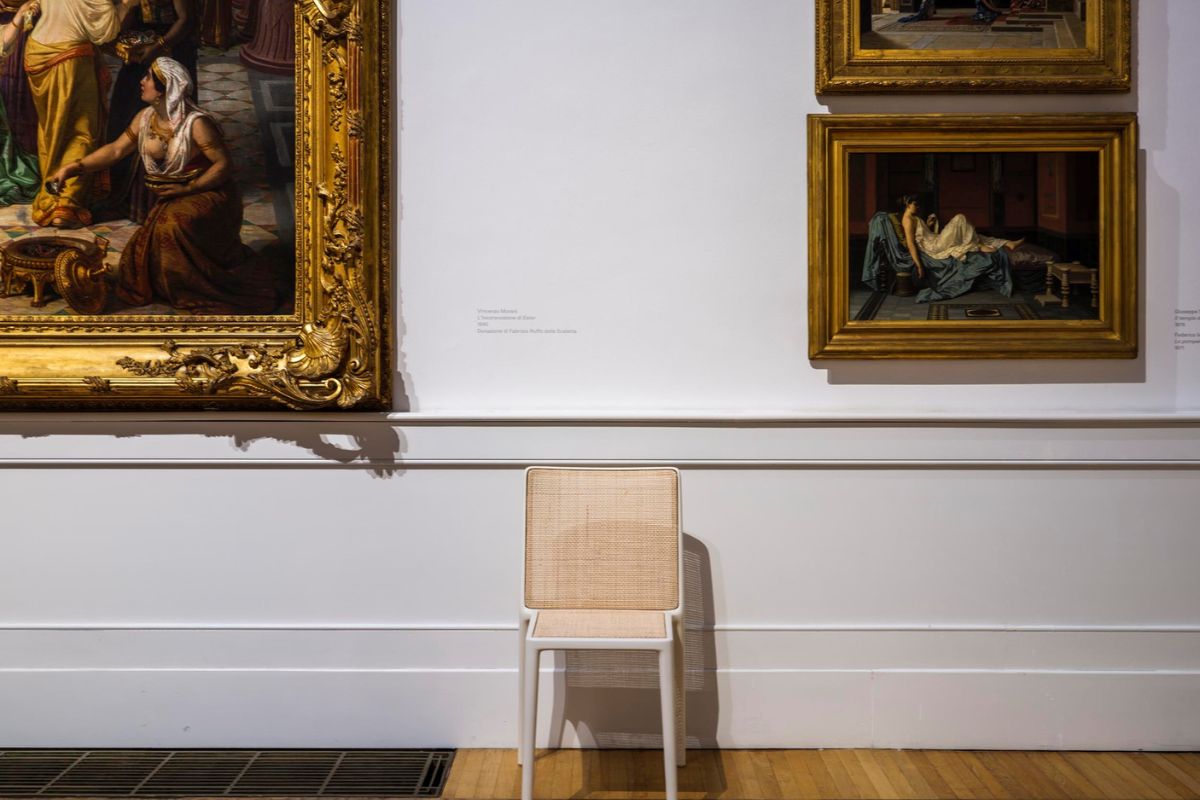 Museum seating for contemplation