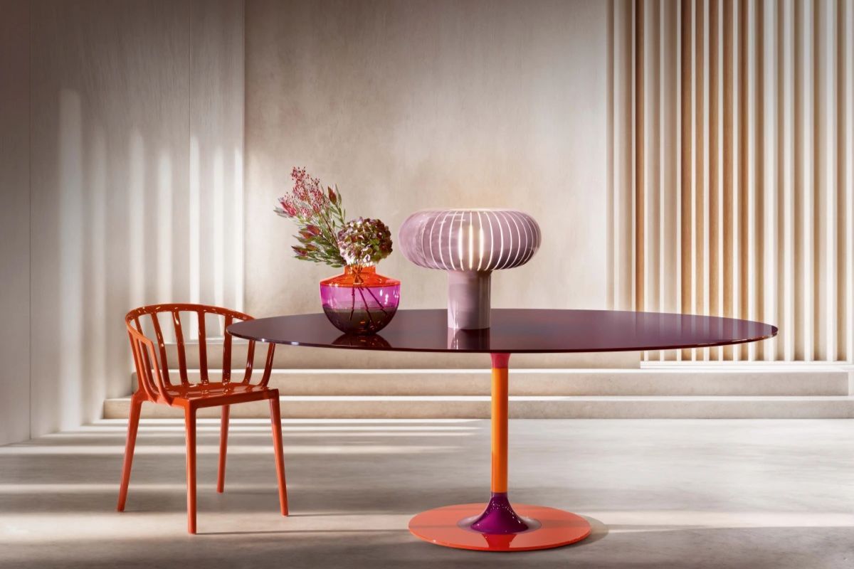 New interpretations of forms, colours and structured design