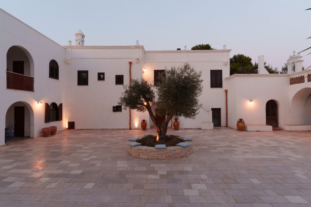 masserie di design in Puglia - Masseria Casina Li Pupi _ l'Arch. Francesco Marrone