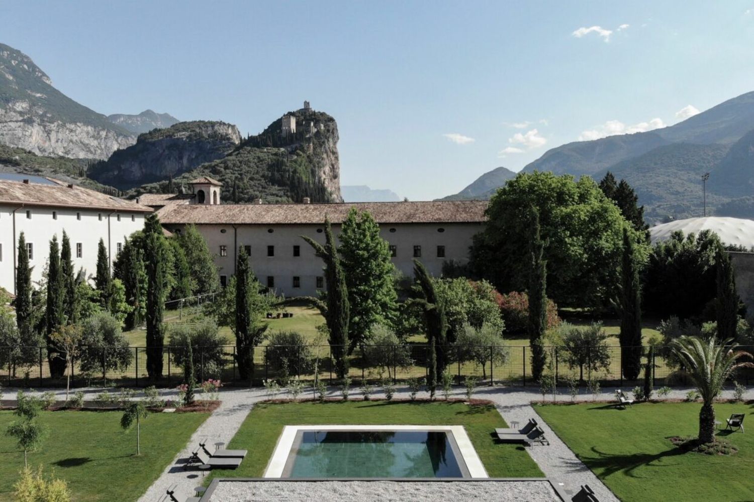 Alla scoperta dei monasteri e conventi trasformati in hotel di design in Italia