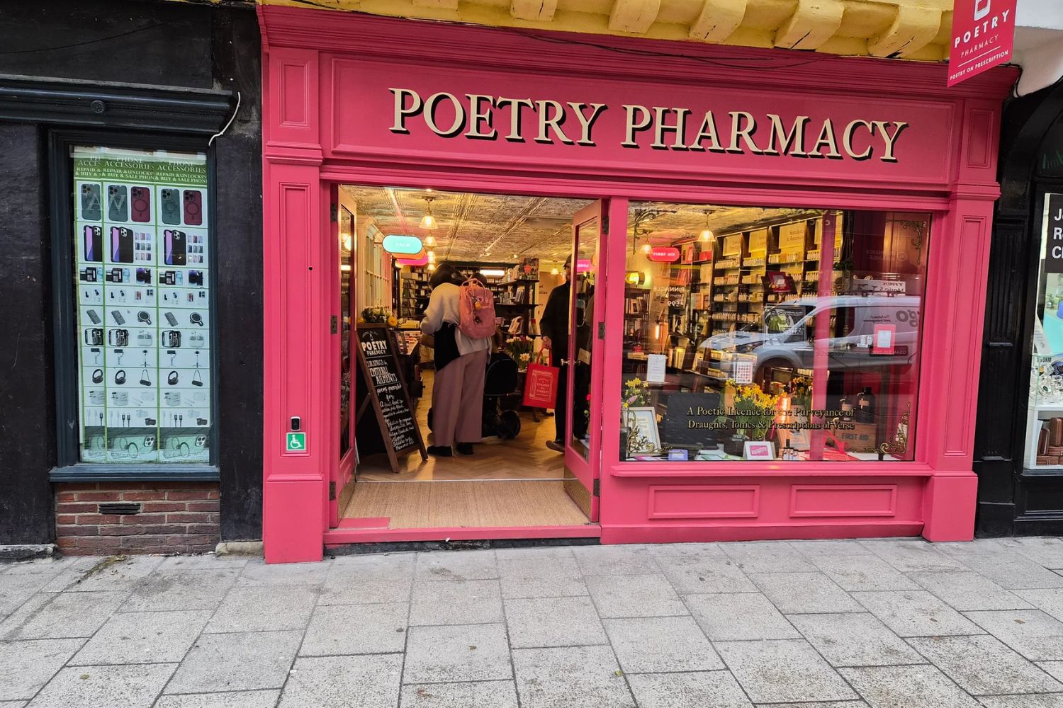 La Poetry Pharmacy la libreria dove le poesie vengono prescritte come medicine