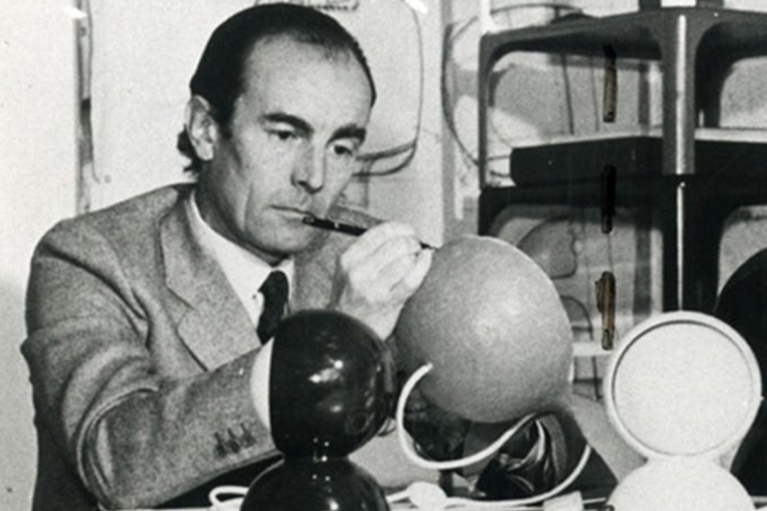Vico Magistretti biografia, mobili e lampade iconiche del design italiano(2)