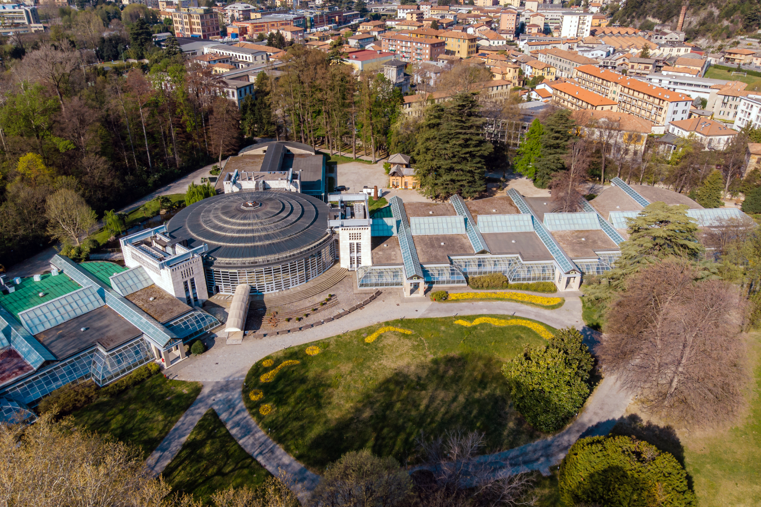 Villa Erba tecnologia e paesaggio sul Lago di Como