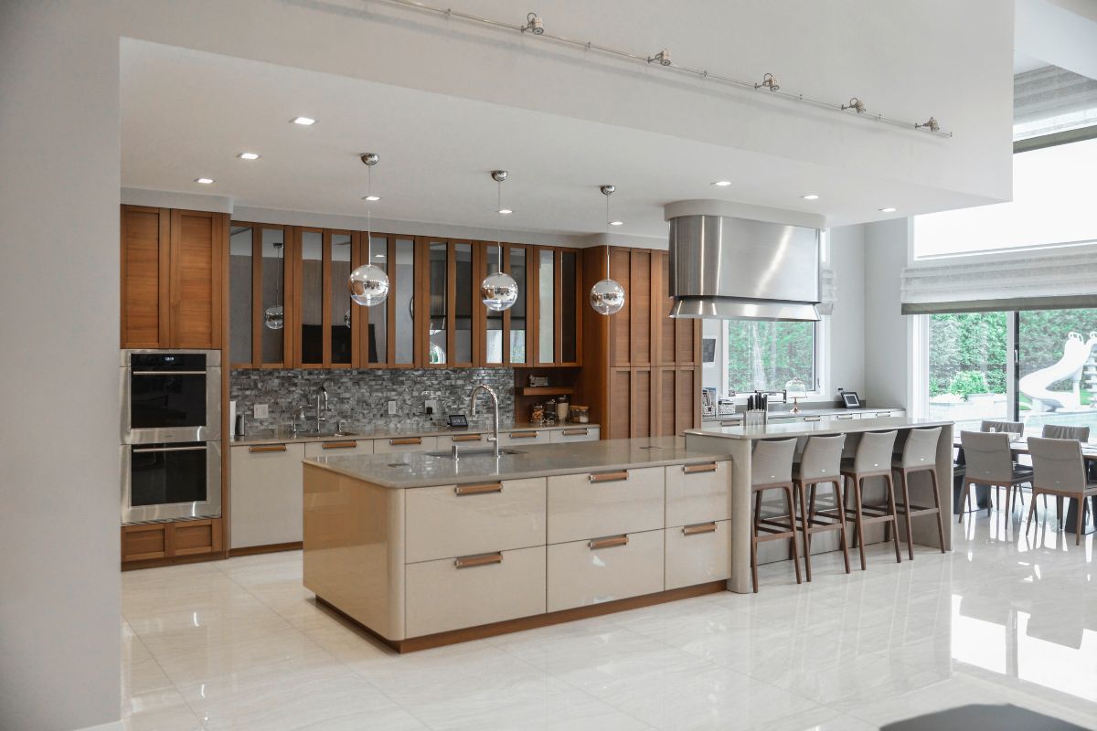 Cucina Composit contemporanea con soluzioni personalizzate