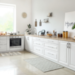 Cucina senza pensili idee, pro e contro per un ambiente più leggero e contemporaneo