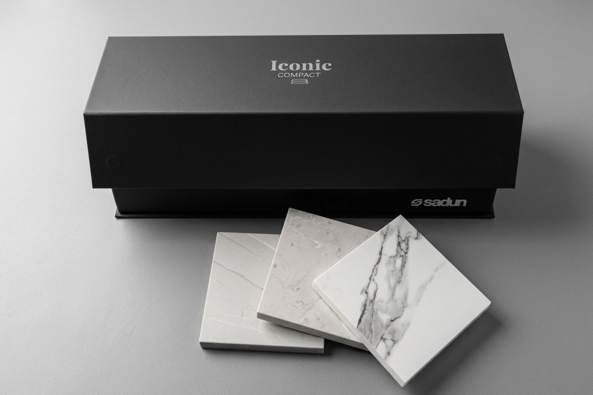 Campioni Iconic Compact Sadun con finiture effetto marmo per top cucina e bagno