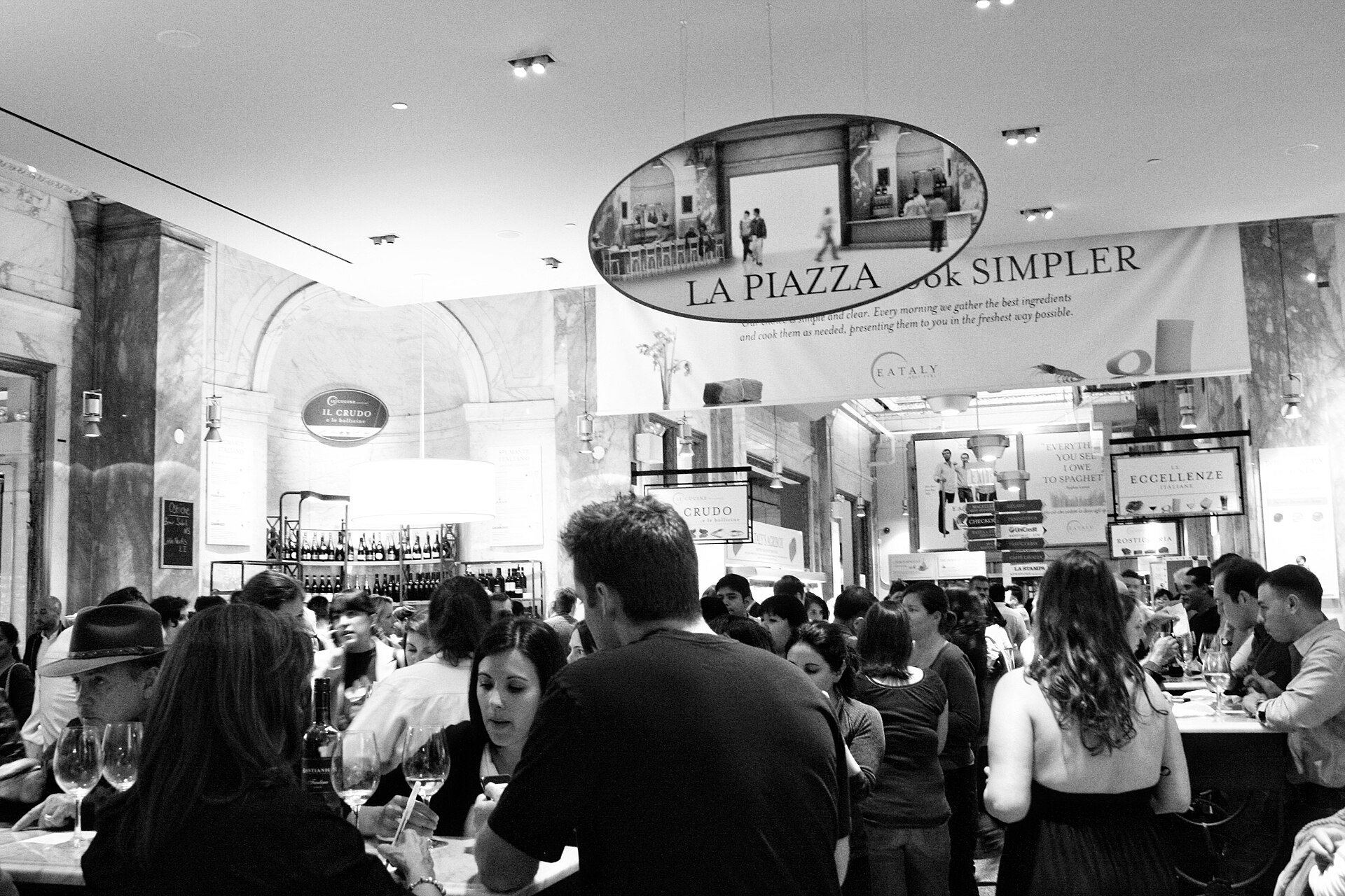 Interno di Eataly New York poco dopo l’apertura del 2010