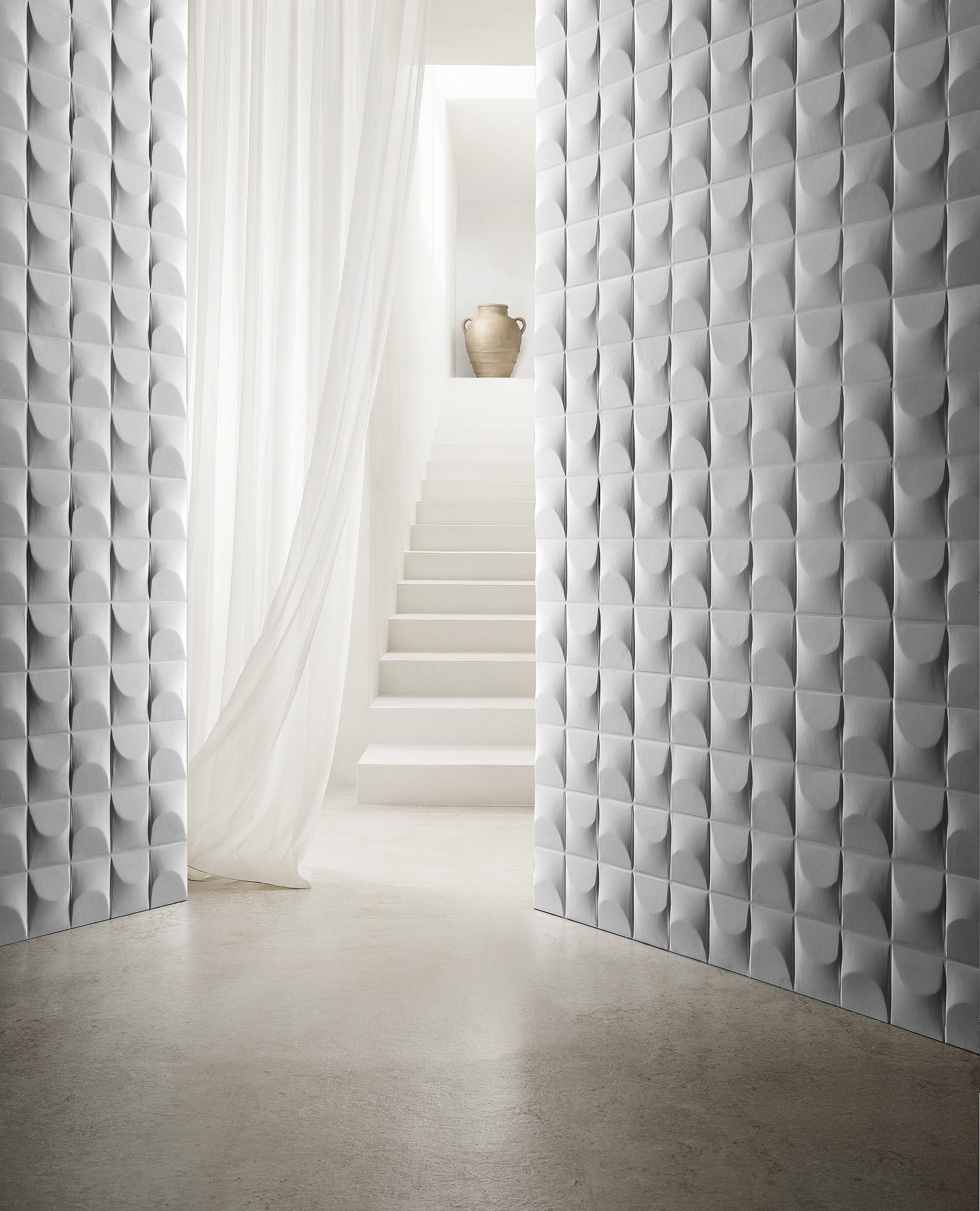 Interlude Novacolor Signature Collection 2026, parete decorativa tridimensionale bianca