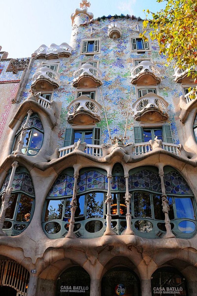 Casa Battlò Gaudì, Mostre d'arte 2027
