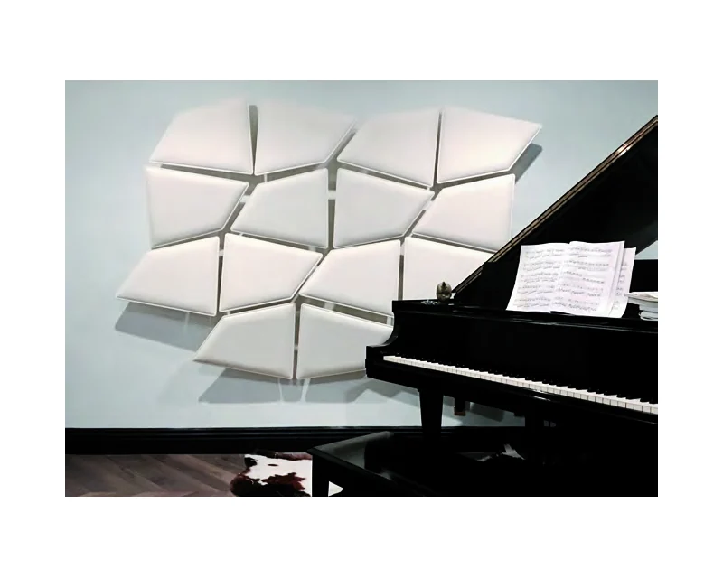 Composizione a parete di pannelli fonoassorbenti Caimi Flap