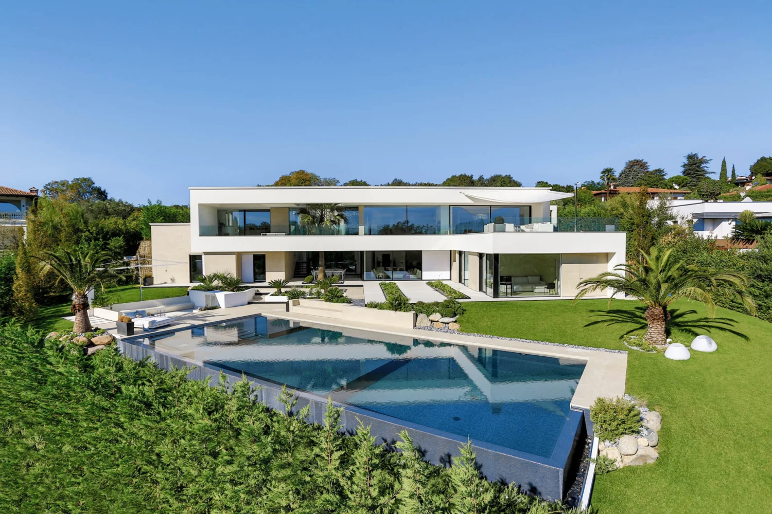 Prefab timber villa with swimming pool on Lake Garda