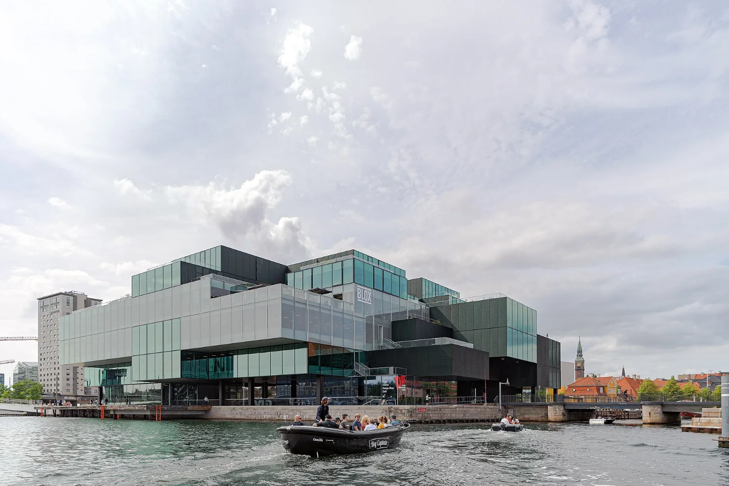 L'edificio BLOX di OMA a Copenaghen, sede del Danish Architecture Center, sul porto