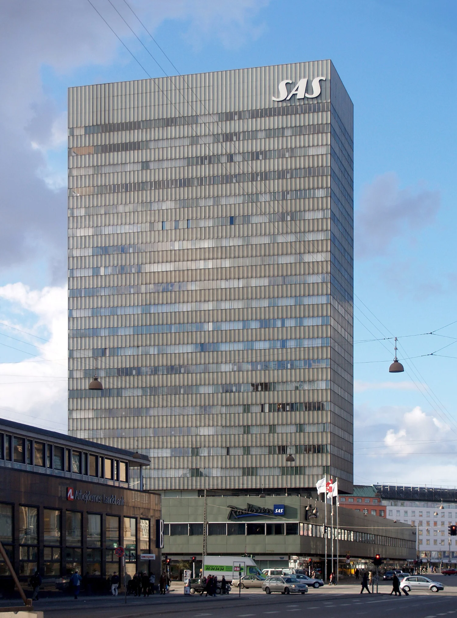 La torre del Royal Hotel progettata da Arne Jacobsen a Copenaghen