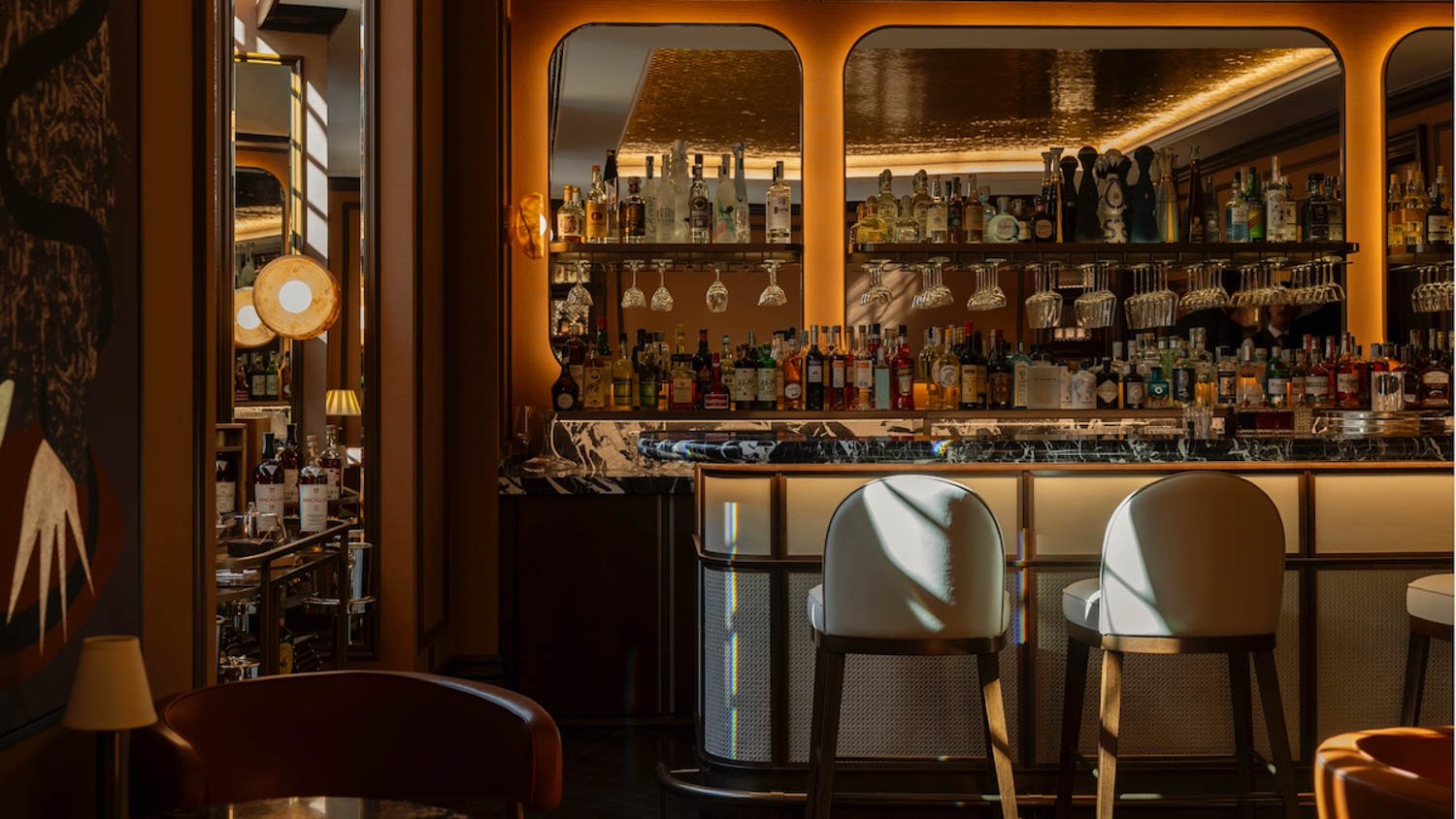 Ocra Bar del Corinthia Rome con bancone retroilluminato