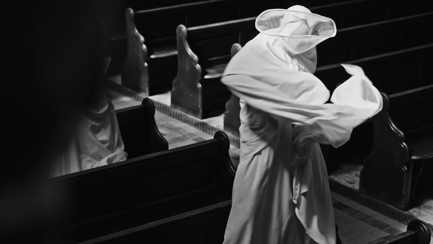 Fotogramma dell'opera video The Rebar Beneath di LionHeart, 2026