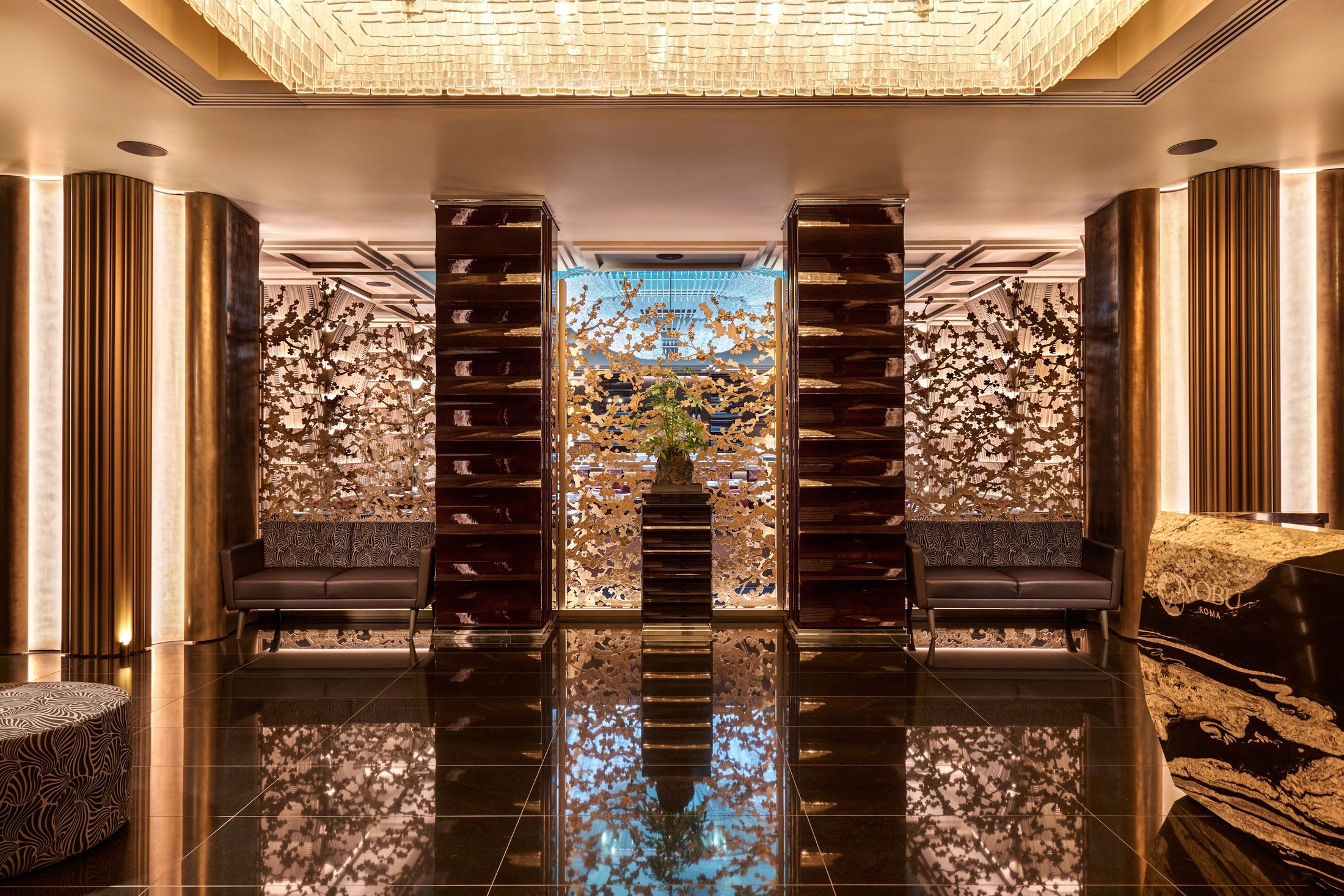 Lobby del Nobu Hotel Roma progettata da Rockwell Group