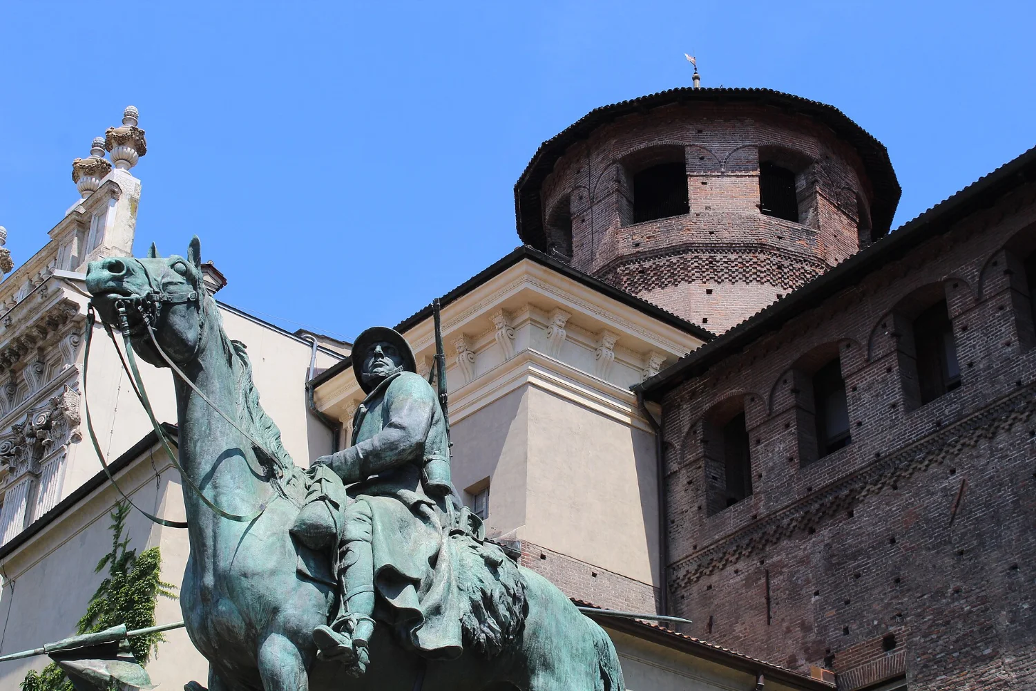 La facciata barocca di Palazzo Madama progettata da Filippo Juvarra in piazza Castello a Torino