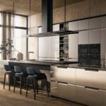 Cucina contemporanea Poliform con isola e sgabelli