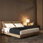 Camera Poliform con letto basso e rivestimento della parete