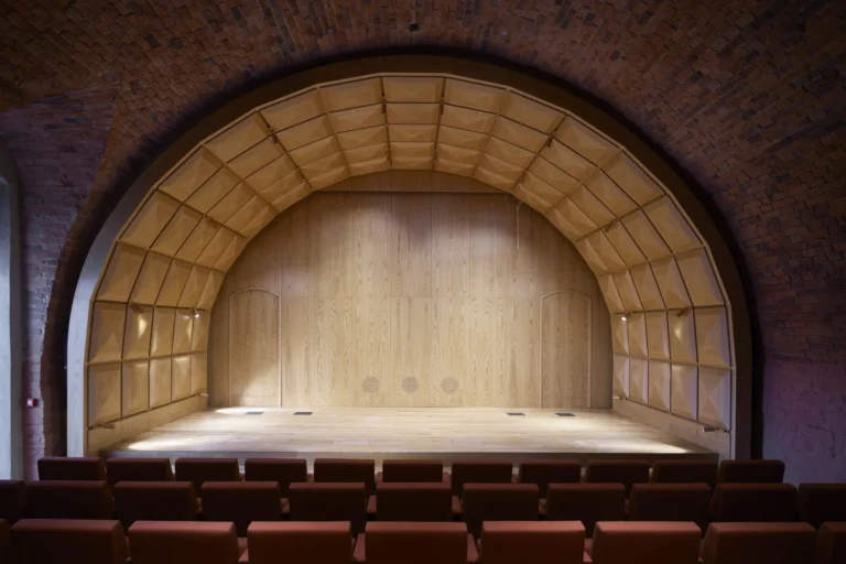 Premio Architettura Toscana 2026, la sala del Teatro di Vitigliano di MDU architetti