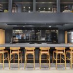Showroom Bertazzoni con cucina ed elettrodomestici integrati