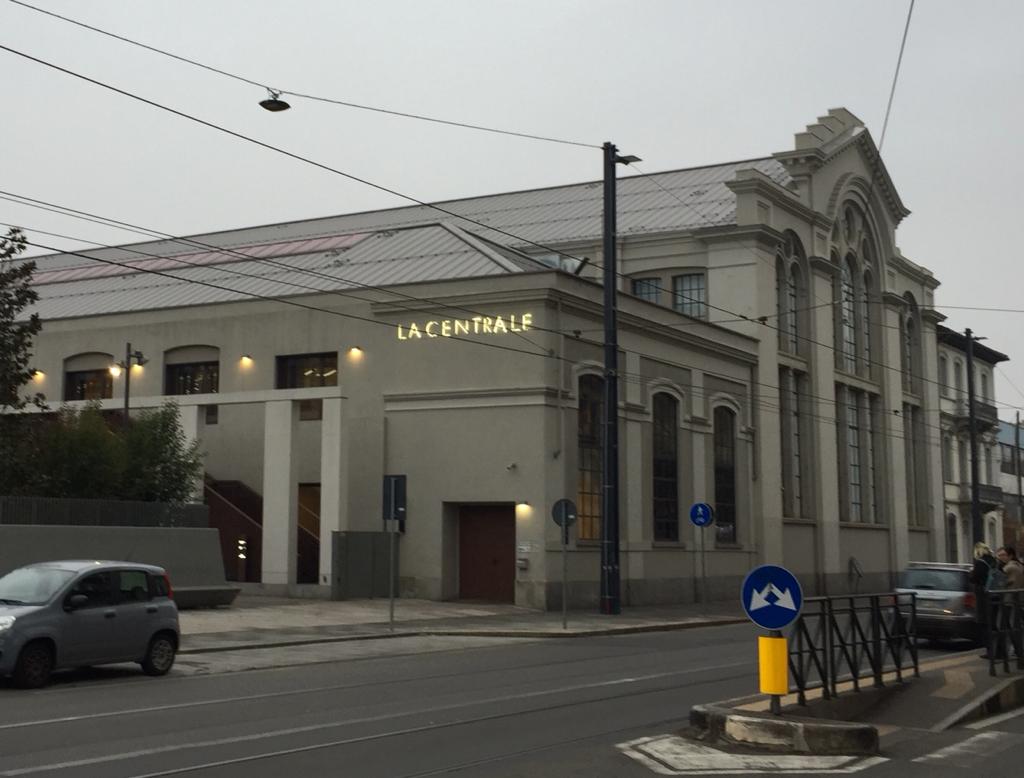 La facciata storica della Centrale di Nuvola Lavazza a Torino nel 2019