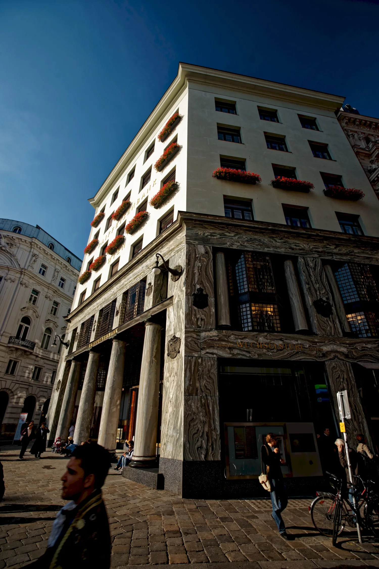 Il Looshaus di Adolf Loos su Michaelerplatz a Vienna con la facciata senza ornamenti