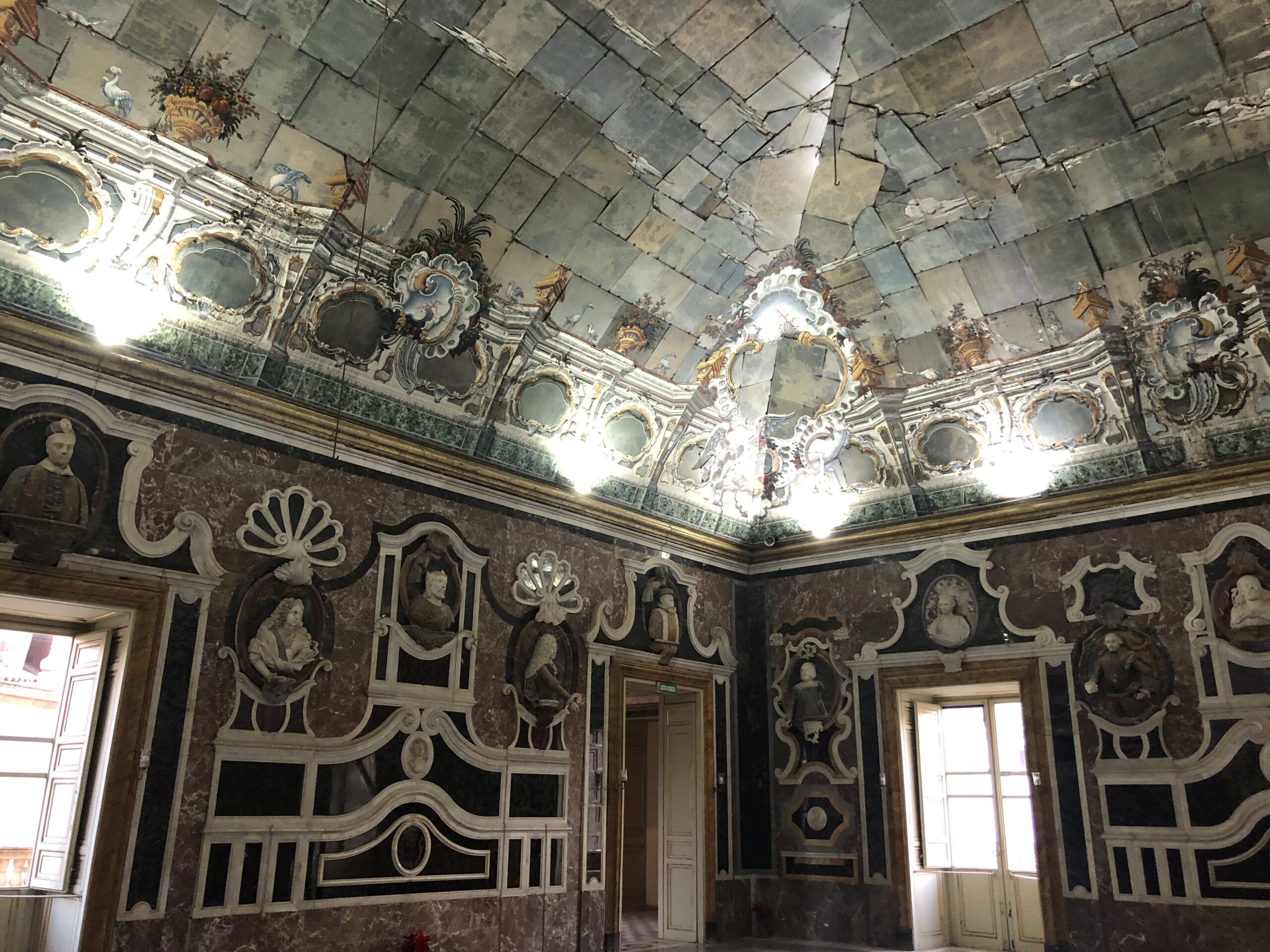 Sala degli Specchi di Villa Palagonia a Bagheria